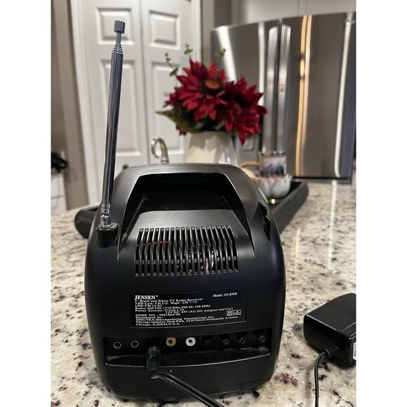 VTG JENSEN J53-BWR Portable Black & White TV CRT AM/FM 5” Tested - WORKS! READ - Picture 3 of 8